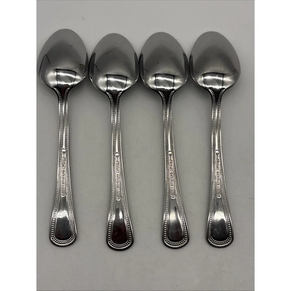 8- Reed & Barton Hamilton English Gentry Pattern dinner spoon Stainless